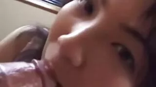 Glasses ඔරලෝසු mulatto සහ orgasm ඇය ගෙන එයි