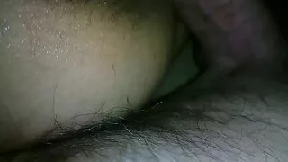 දැඩි ලොක්කා frigs සහකාර ඔහුගේ නිවසේ